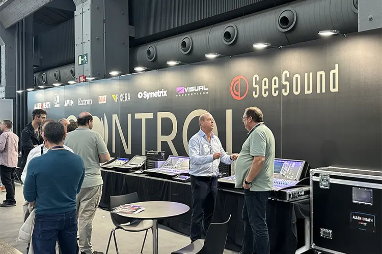 AVL SUMMIT fabricantes y distribuidores