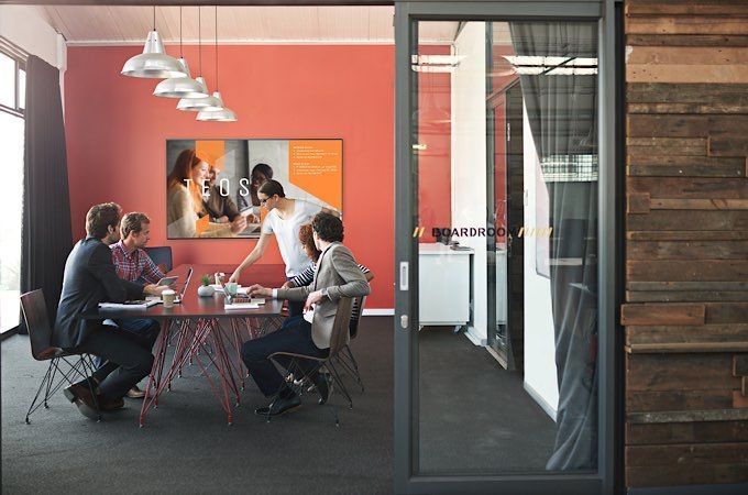 Shot of a group of colleagues having a meeting in a boardroomhttp://195.154.178.81/DATA/i_collage/pi/shoots/784694.jpg